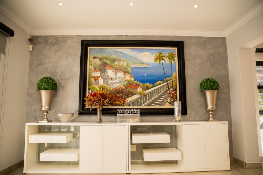 6 Bedroom Property for Sale in Wilkoppies North West